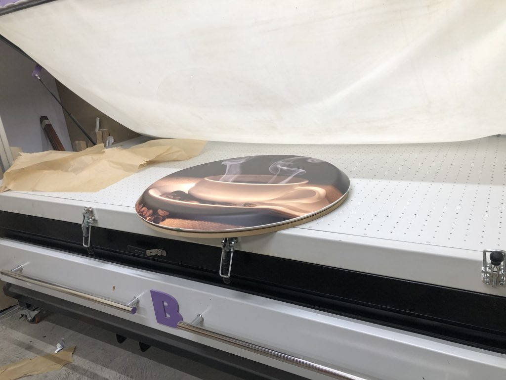 mesa en Krion con impresion hecha con sublimacion